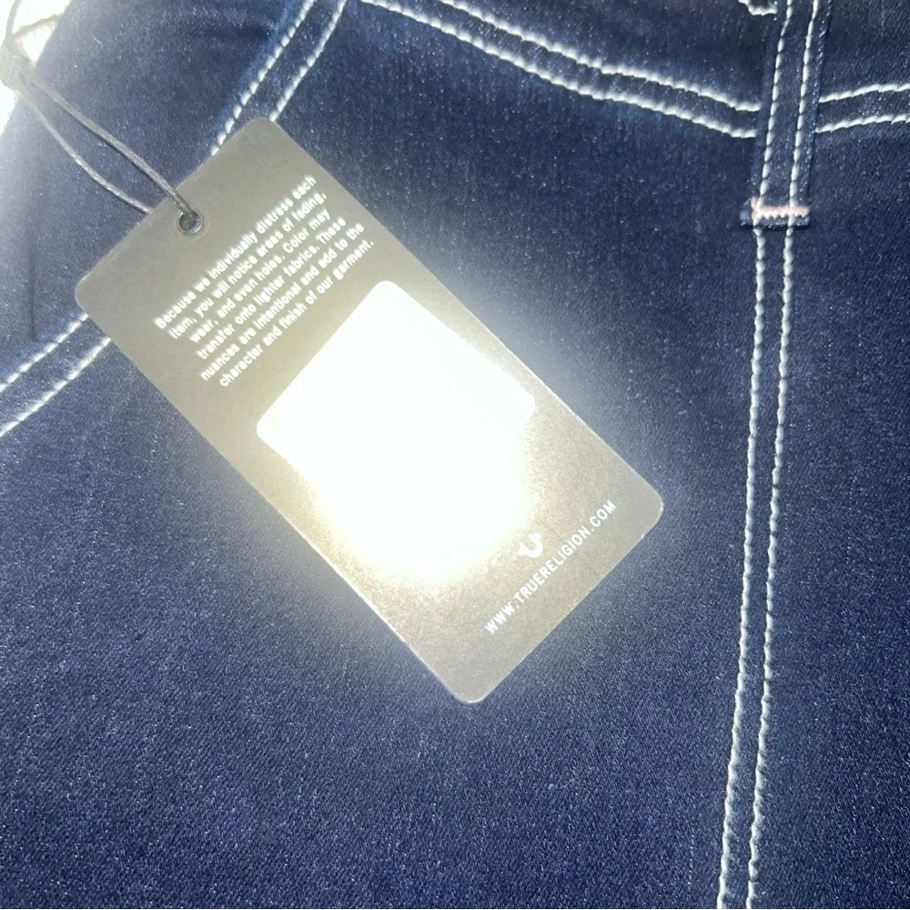 True Religion Dark Blue Denim cargo with White Stitching, horseshoe size28/29